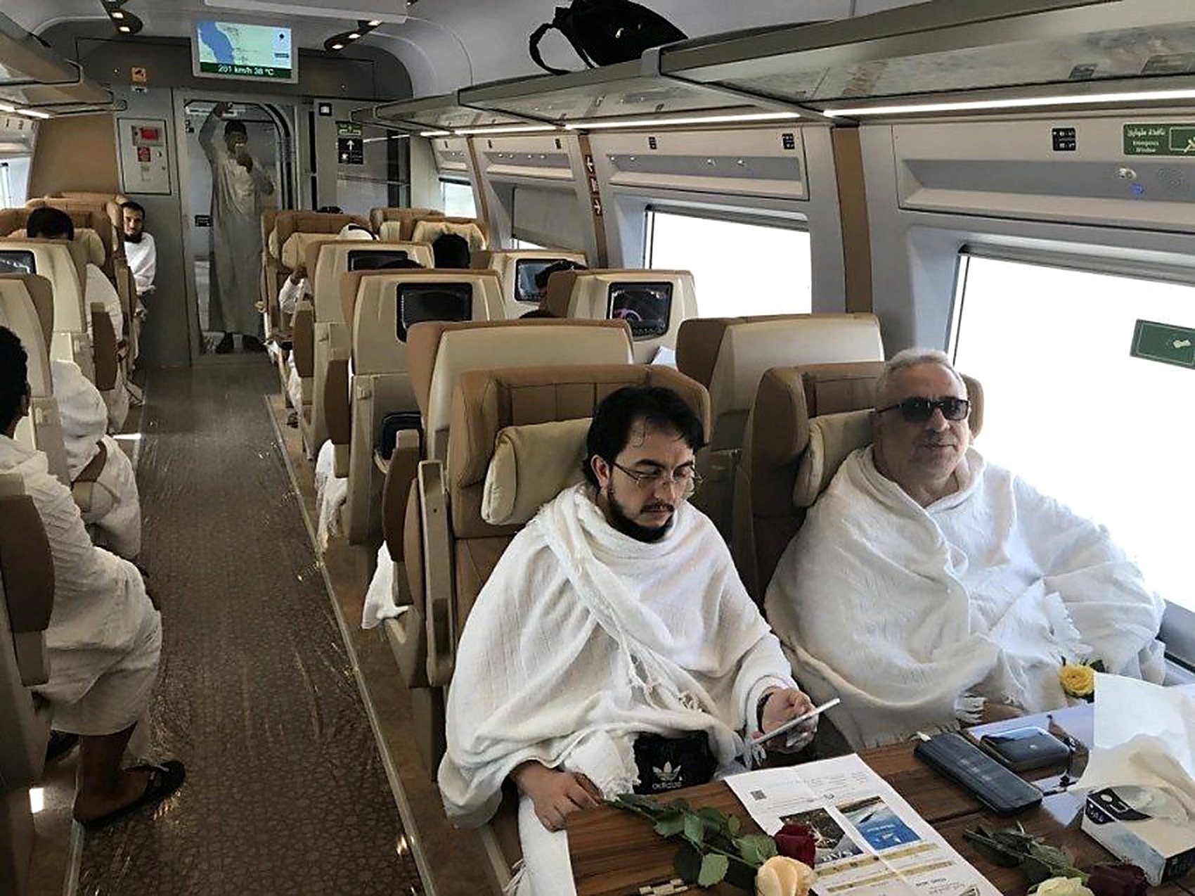 ضيوفنا داخل قطار الحرمين السريع